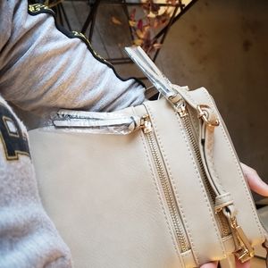 ISABELLE CROSSBODY BAG